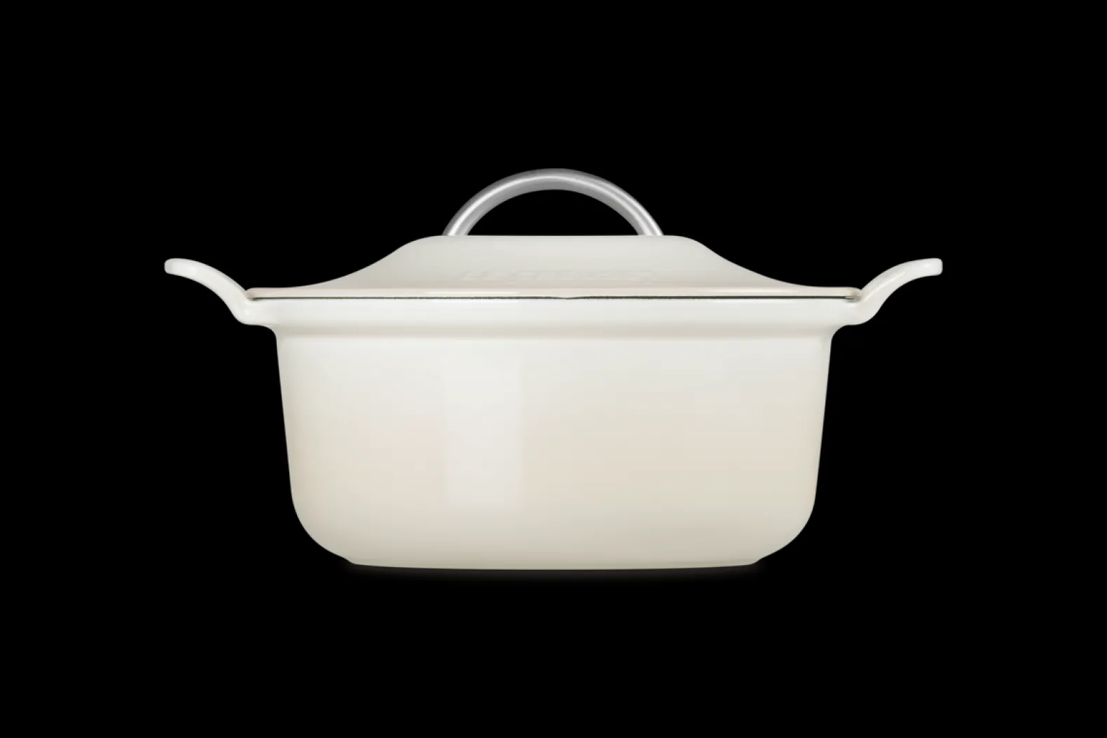 Cast Iron Modern Heritage Round Casserole