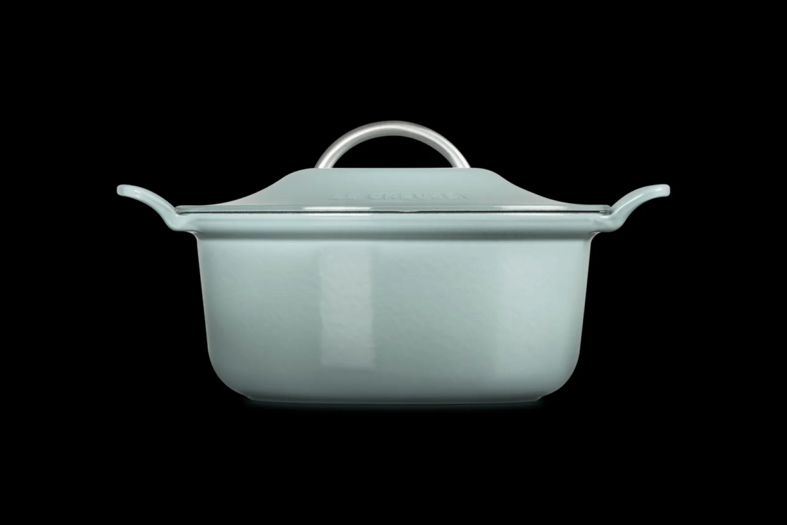 Cast Iron Modern Heritage Round Casserole