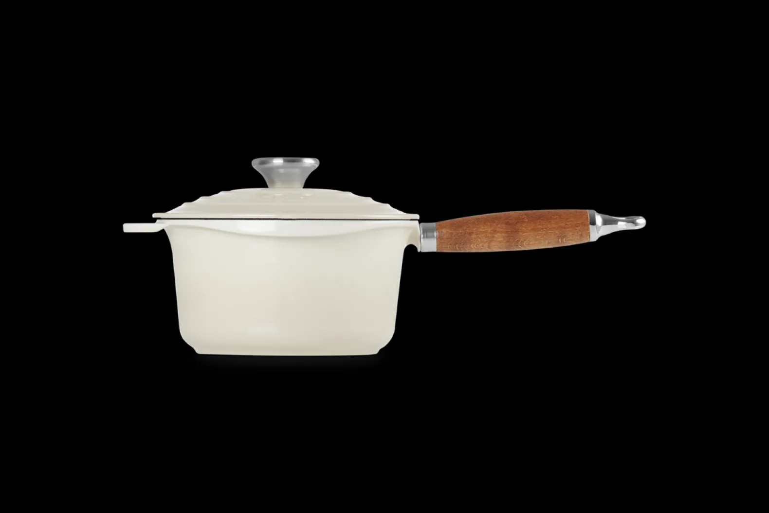 Cast Iron Saucepan with Wooden Handle